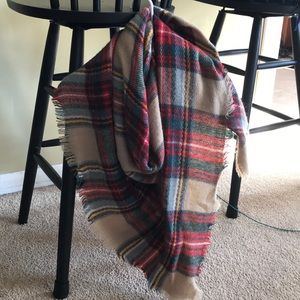 Picnic blanket scarf
